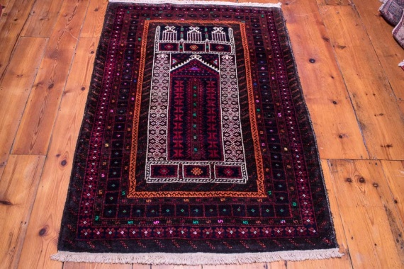 9040 Persian Baluch Vintage Rug 96x143cm (3.1 x 4.8ft)
