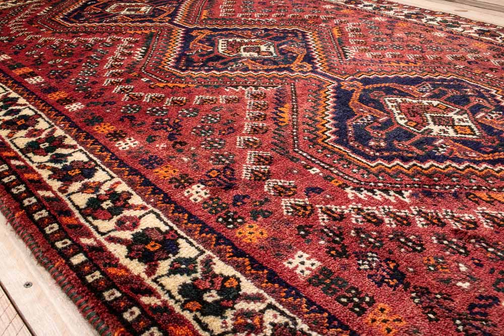 10944 Tribal Persian Qashqai Rug 114x167cm (3.9 x 5.5ft)