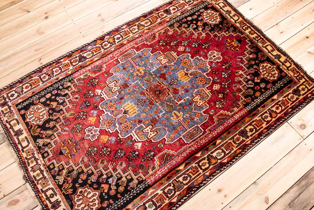 10953 Tribal Persian Qashqai Rug 112x164cm (3.8 x 5.4ft)