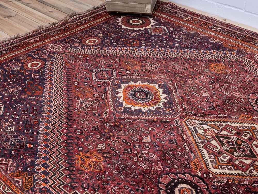 11863 Persian Tribal Hasan Abad Qashqai Carpet 219x317cm (7.2 x 10.4ft)