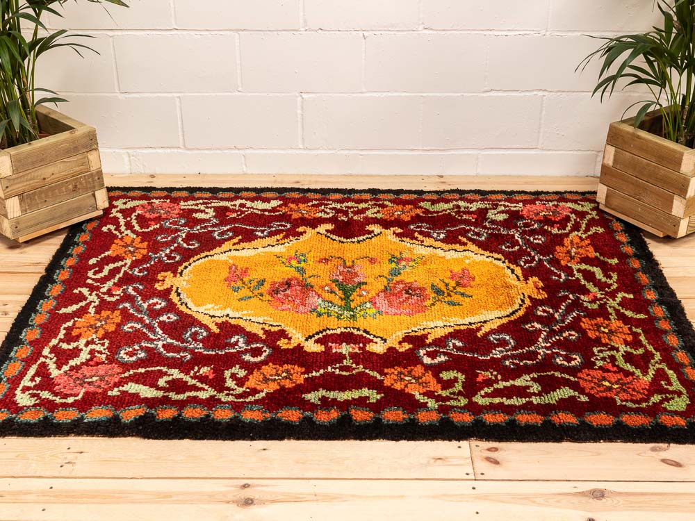 12111 Vintage Moldovan Rose Pile Carpet Rug 140x190cm (4.7 x 6.2ft)