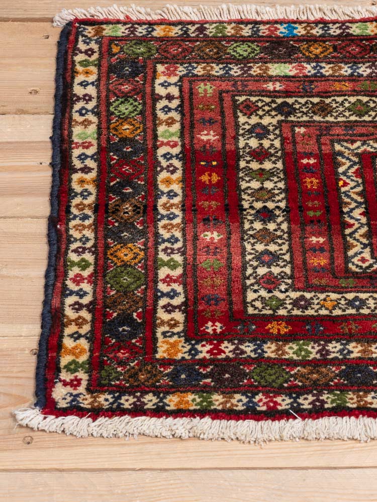 12243 Vintage Persian Baluch Rug 47x81cm (1.6 x 2.8ft)