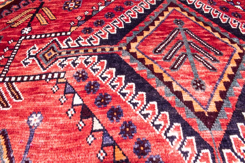 4864 Persian Lory Qashqai Carpet 154x252cm (5.0 x 8.3ft)