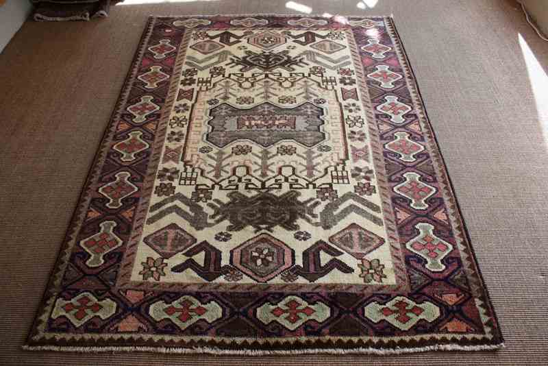 6061 Persian Luri Bakhtiari Oriental Rug 149x208cm (4.10 x 6.10ft)