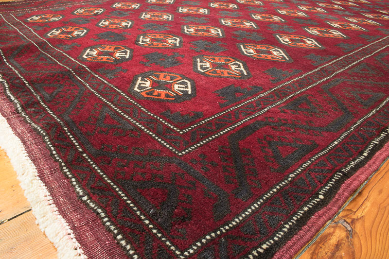 8618 Persian Baluch Rug 131x237cm (4.3 x 7.9ft)