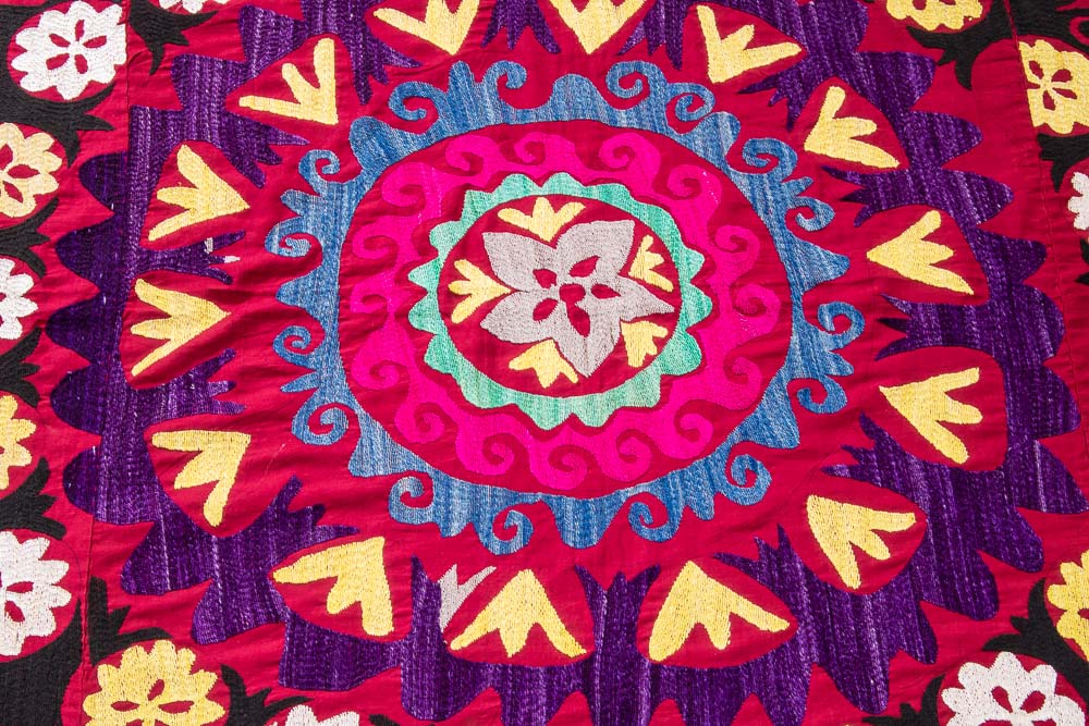 SUZ831 Vintage Uzbek Suzani Embroidery 203x223cm (6.8 x 7.3ft)