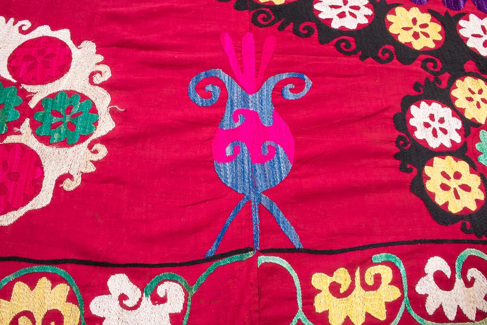 SUZ831 Vintage Uzbek Suzani Embroidery 203x223cm (6.8 x 7.3ft)