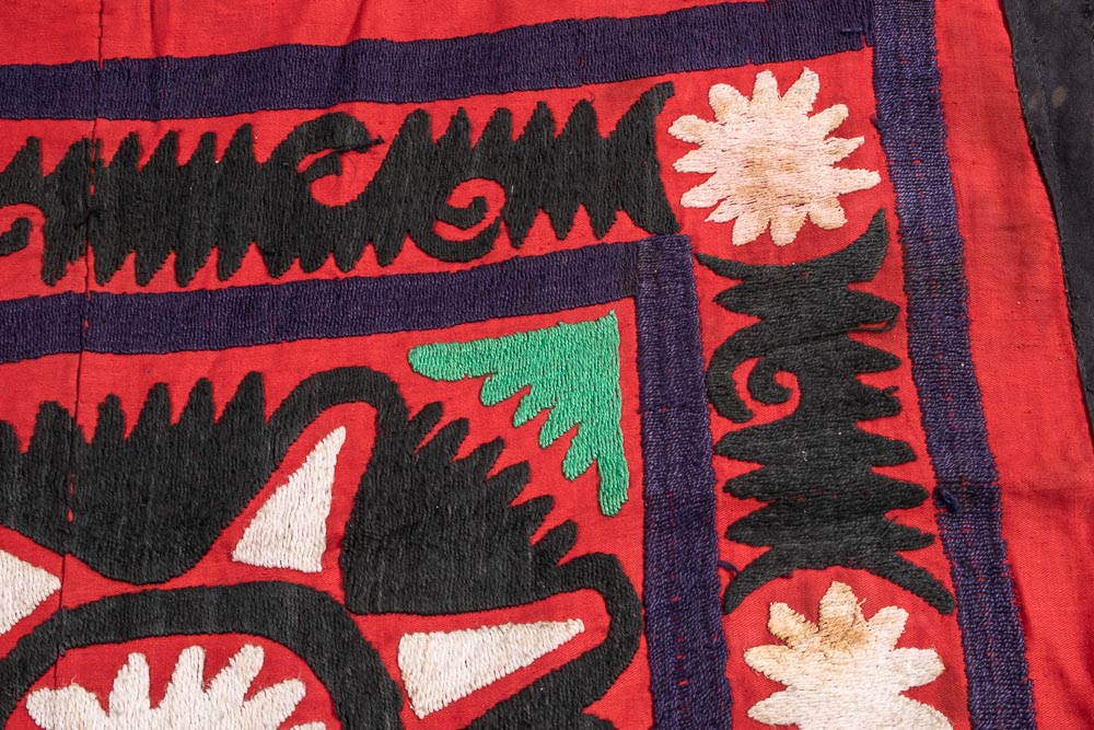 SUZ858 Vintage Uzbek Suzani Embroidery 107x111cm (3.6 x 3.7ft)
