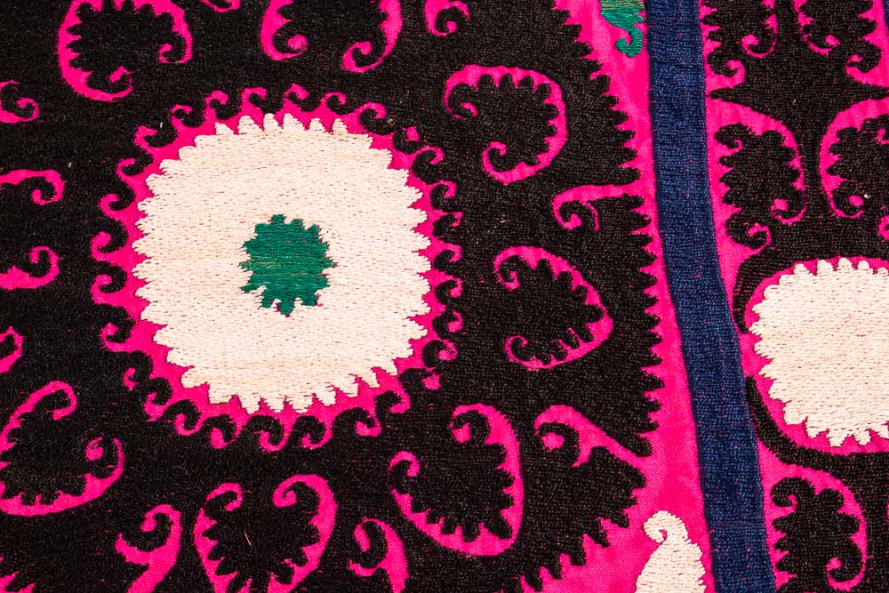 SUZ863 Vintage Uzbek Suzani Embroidery 93x96cm (3.0 x 3.1ft)