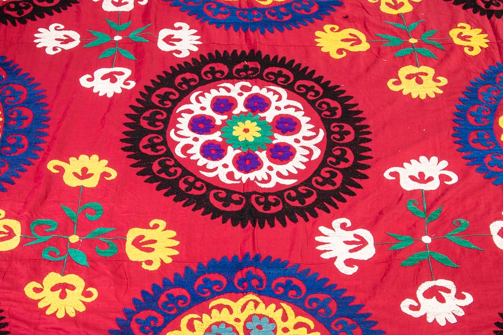SUZ871 Large Vintage Uzbek Suzani Embroidery 236x360cm (7.9 x 11.9ft)