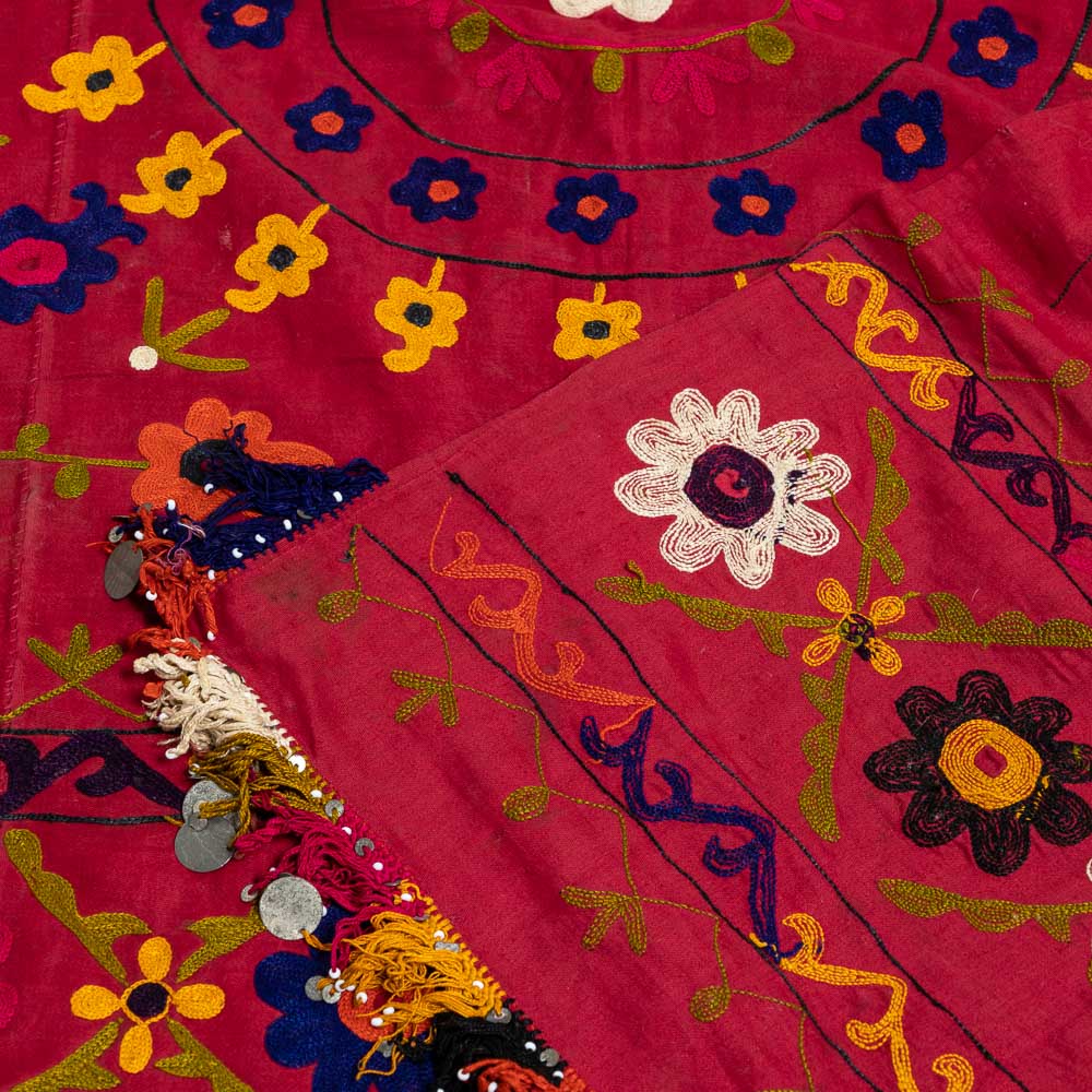 SUZ875 Vintage Uzbek Suzani Embroidery 90x97cm (2.11 x 3.2ft)