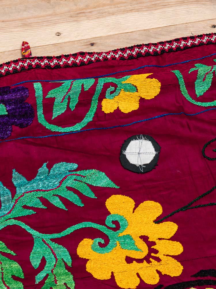 SUZ894 Vintage Uzbek Suzani Embroidered Textile 156x264cm (5.1 x 8.8ft)