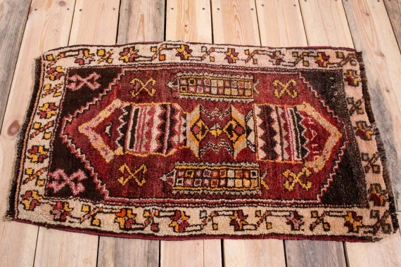 10685 Small Turkish Sivas Rug 54x85cm (1.9 x 2.9ft)