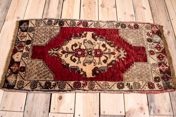 10686 Small Turkish Sivas Rug 53x98cm (1.9 x 3.2ft)