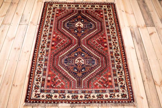 10943 Persian Shiraz Rug 114x157cm (3.9 x 5.1½ft)