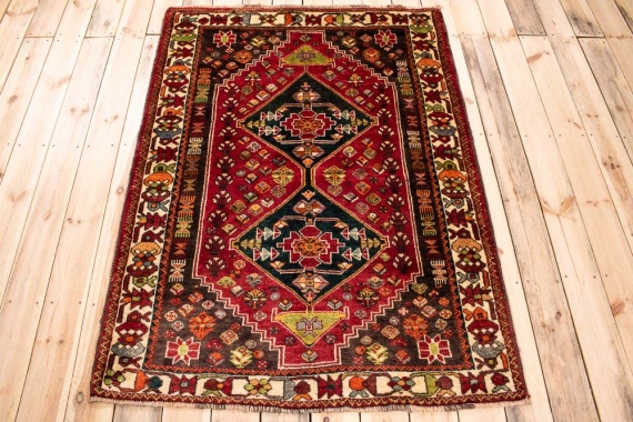 10949 Tribal Persian Qashqai Rug 120x165cm (3.11 x 5.5ft)