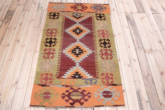 11176 Vintage Turkish Cal Kilim Rug 112x188cm (3.8 x 6.2ft)