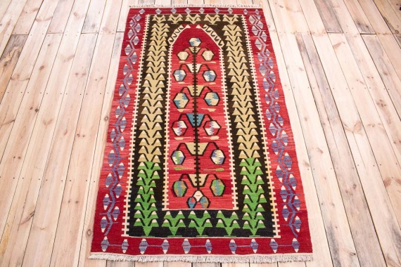 11252 Vintage Turkish Esme Prayer Kilim Rug 106x189cm (3.5 x 6.2ft)