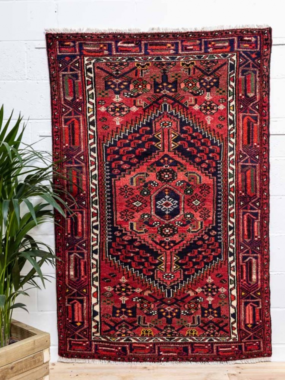 11969 Persian Khamseh Hamadan Rug 128x194cm (4.2 x 6.4ft)