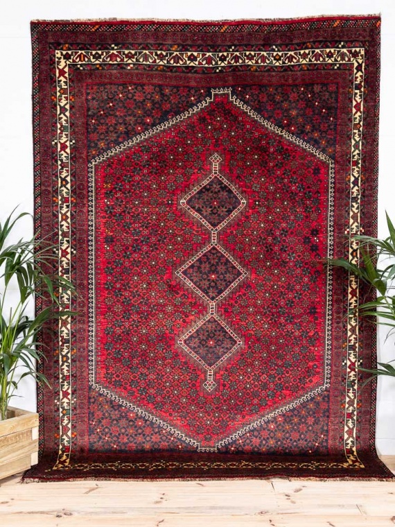 Large Persian Handknotted Shiraz Carpet 205x293cm - Unique & Authentic