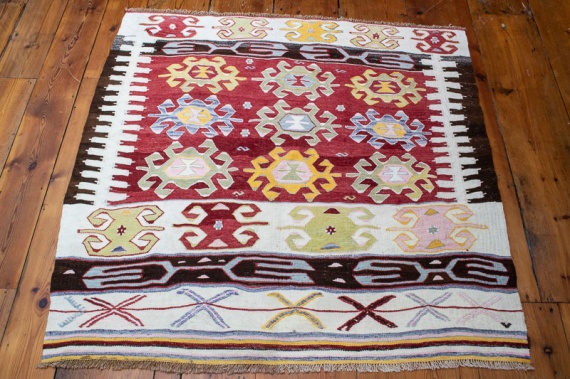 9425 Vintage Turkish Kilim Rug - Afyon 118x123cm (3.10 x 4.0ft)