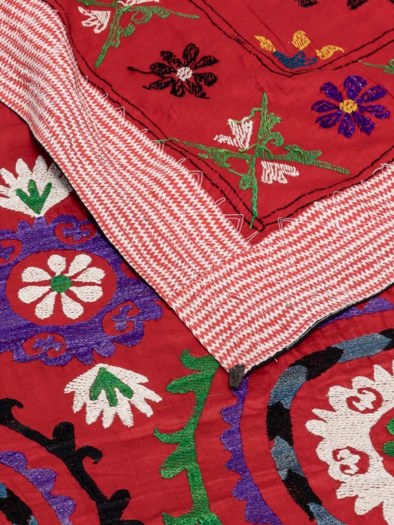 SUZ889 Vintage Uzbek Suzani Embroidered Textile 200x230cm