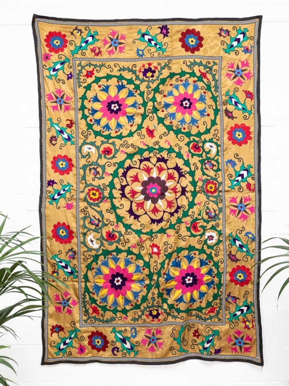 SUZ908 Vintage Satin Nurata Uzbek Suzani Embroidered Textile 134x206cm (4.4 x 6.9ft)