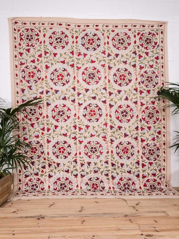 ウズベキスタン　スザーニオールドＢ Suzani Uzbek Suzani VINTAGE 2.62' x 3.02' FAST Shipment With