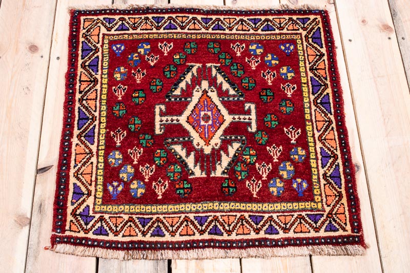 10100 Small Persian Qashqai Rug 57x60cm (1.10 x 1.11ft)