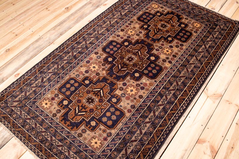 10272 Afghan Baluch Rug 111x193cm (3.7 x 6.4ft)