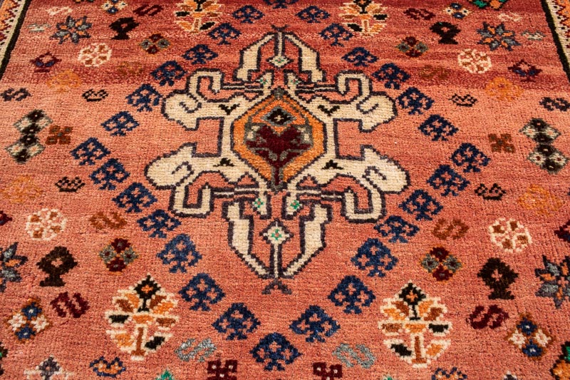 10505 Small Persian Qashqai Rug 61x61cm (2 x 2ft)