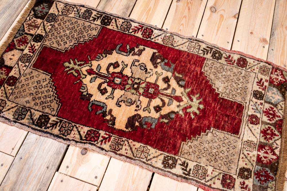 10686 Small Turkish Sivas Rug 53x98cm (1.9 x 3.2ft)