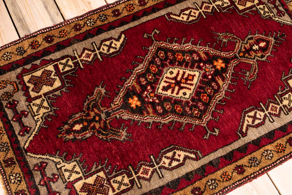 10695 Small Turkish Sivas Rug 59x94cm (1.11 x 3.1ft)