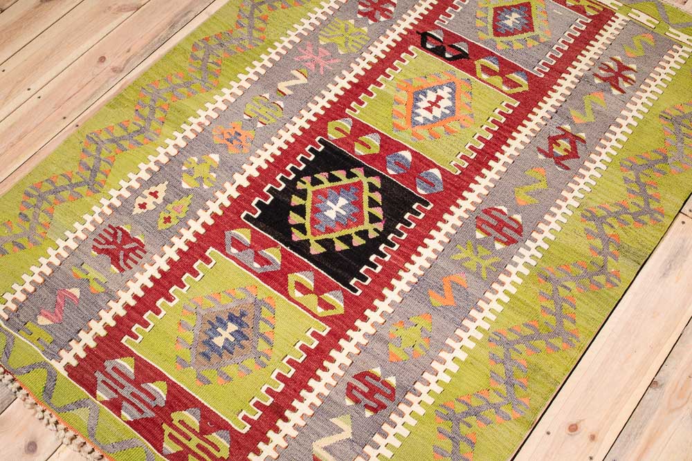 10757 Vintage Turkish Esme Kilim Rug 115x165cm (3.9 x 5.5ft)