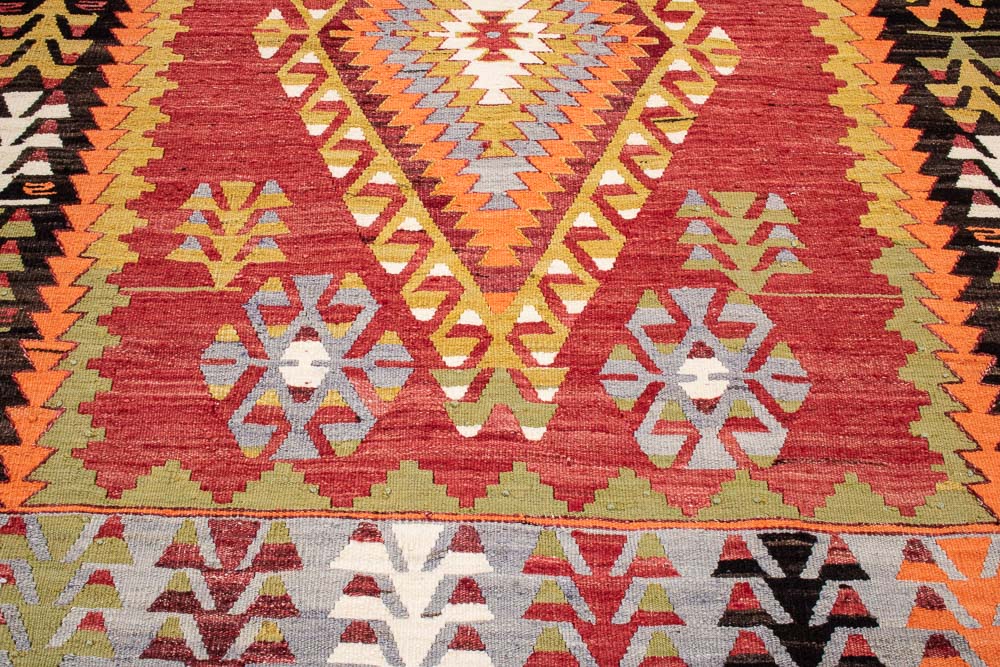 10762 Vintage Turkish Cal Kilim Rug 127x178cm (4.2 x 5.10ft)