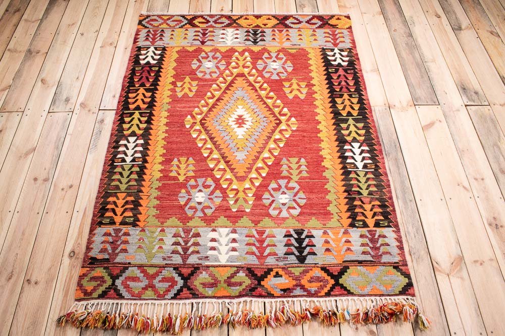 10762 Vintage Turkish Cal Kilim Rug 127x178cm (4.2 x 5.10ft)