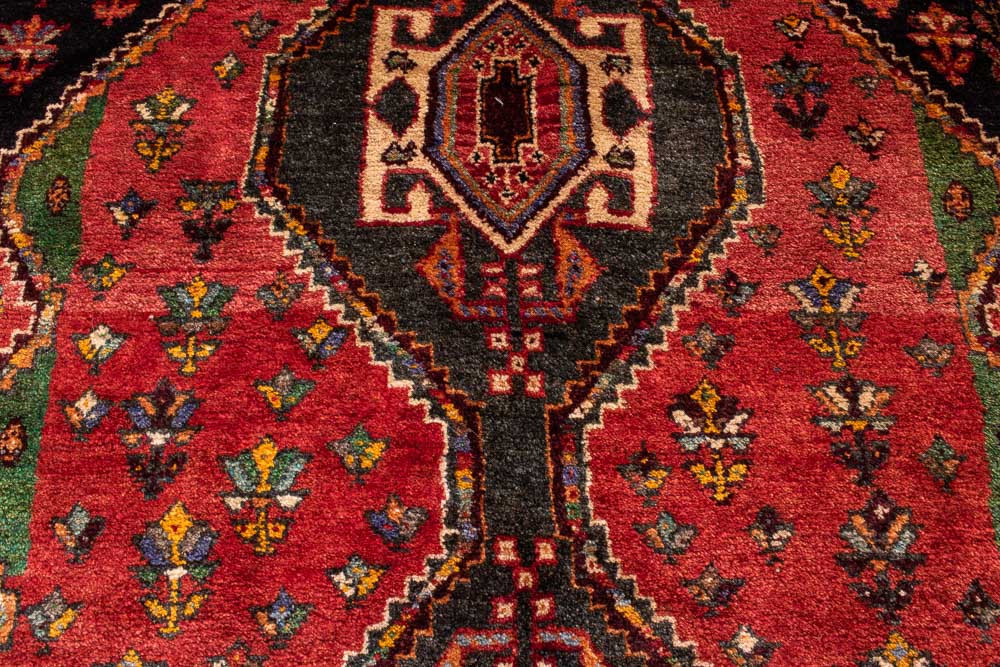 10948 Tribal Persian Qashqai Rug 120x173cm (3.11 x 5.8ft)