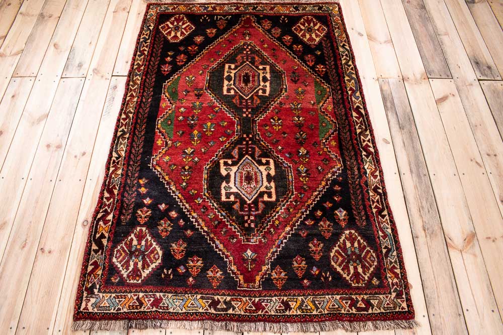 10948 Tribal Persian Qashqai Rug 120x173cm (3.11 x 5.8ft)