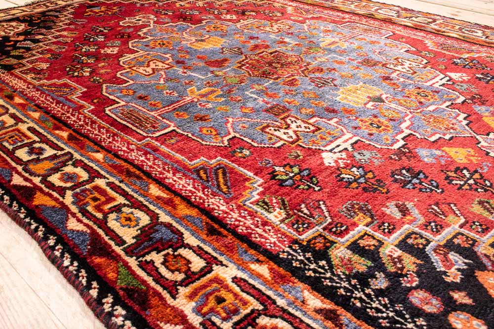 10953 Tribal Persian Qashqai Rug 112x164cm (3.8 x 5.4ft)