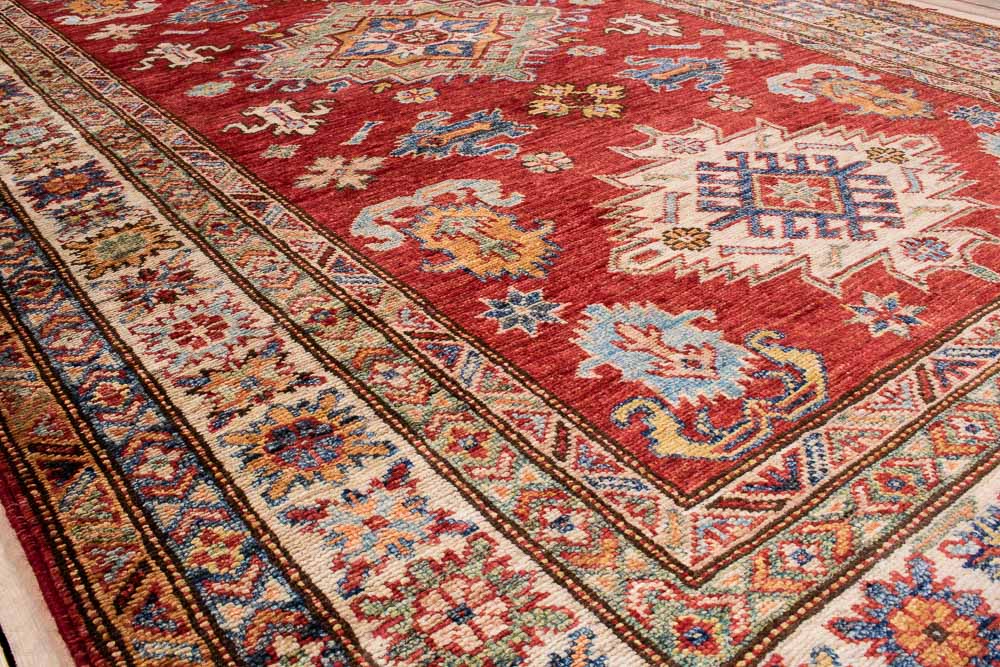 10998 Fine Afghan Kazak Rug 123x202cm (4.0 x 6.7ft)