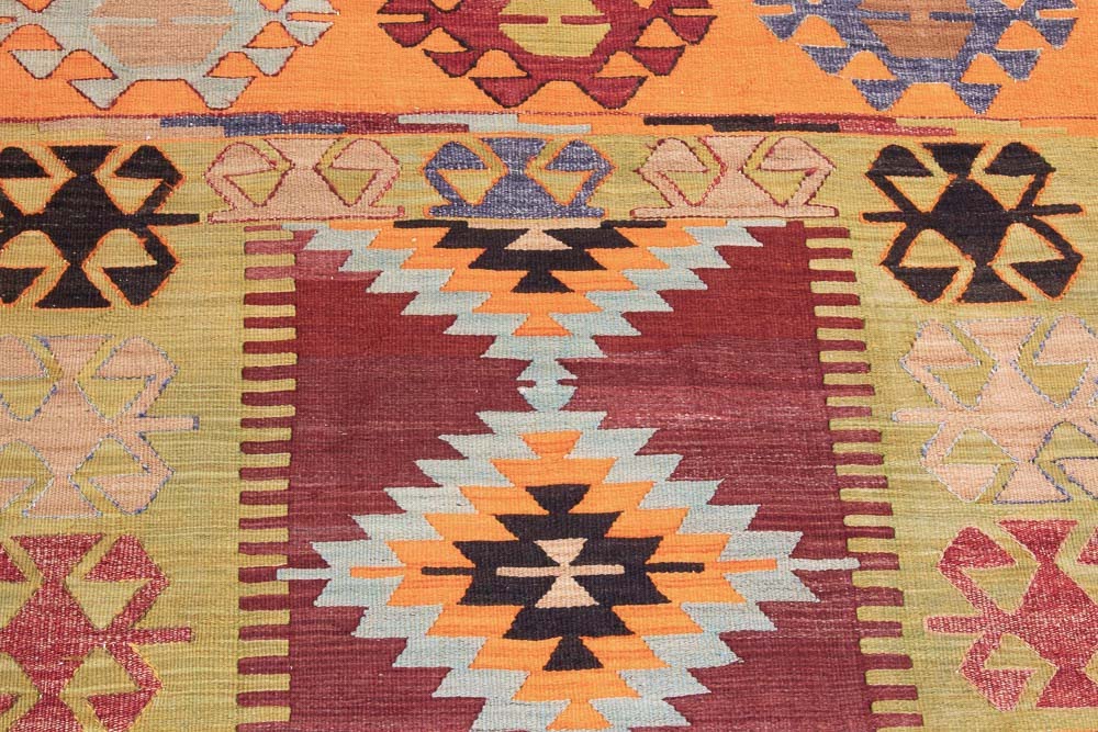 11176 Vintage Turkish Cal Kilim Rug 112x188cm (3.8 x 6.2ft)