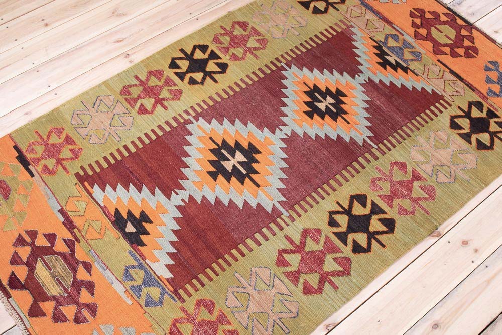 11176 Vintage Turkish Cal Kilim Rug 112x188cm (3.8 x 6.2ft)