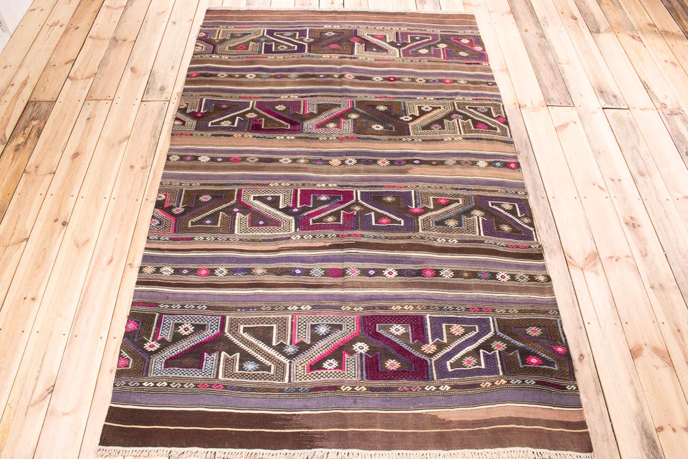 11179 Vintage Turkish Balikesir Kilim Rug 144x232cm (4.8 x 7.7ft)