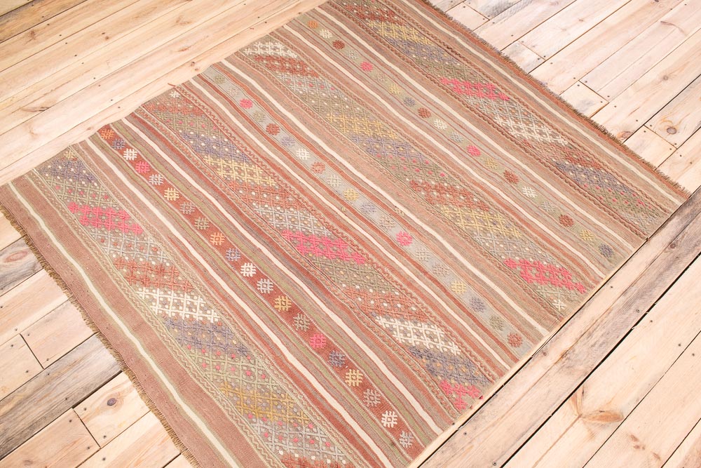 11228 Vintage Turkish Canakkale Kilim Rug 137x155cm (4.6 x 5.1ft)