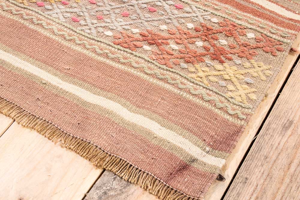 11228 Vintage Turkish Canakkale Kilim Rug 137x155cm (4.6 x 5.1ft)