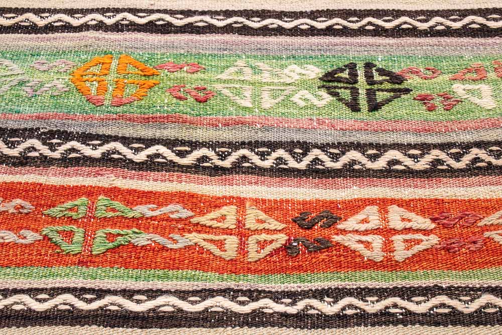 11229 Vintage Turkish Afyon Kilim Rug 121x149cm (3.11 x 4.10ft)