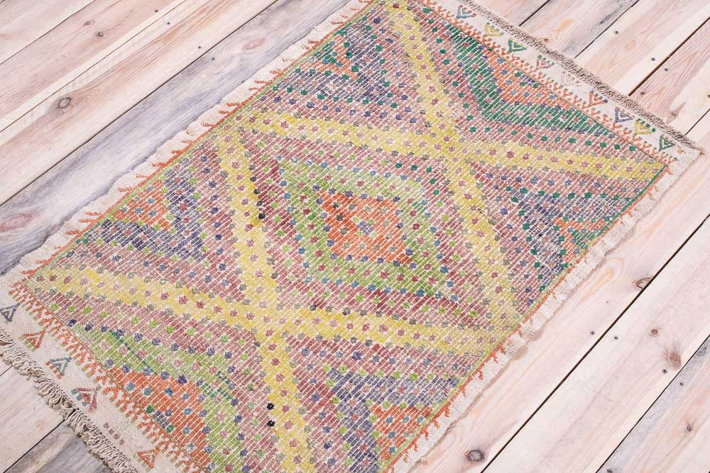 11232 Vintage Turkish Usak Cicim Kilim Rug 73x112cm (2.4 x 3.8ft)