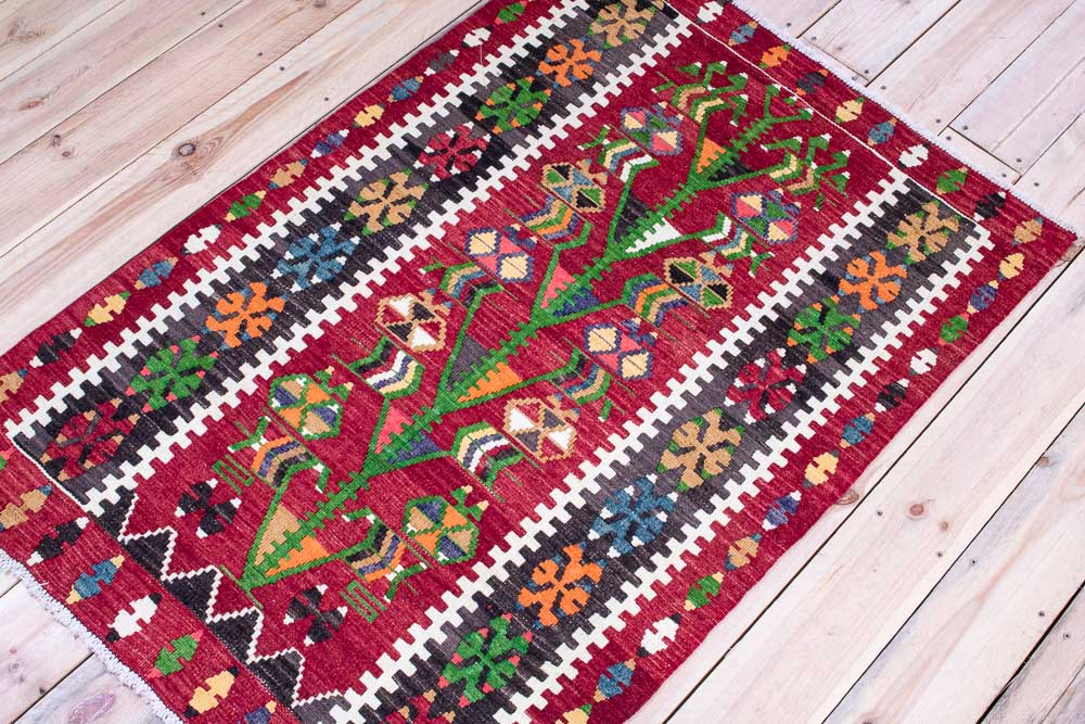 11235 Vintage Turkish Esme Kilim Rug 89x134cm (2.11 x 4.4ft)