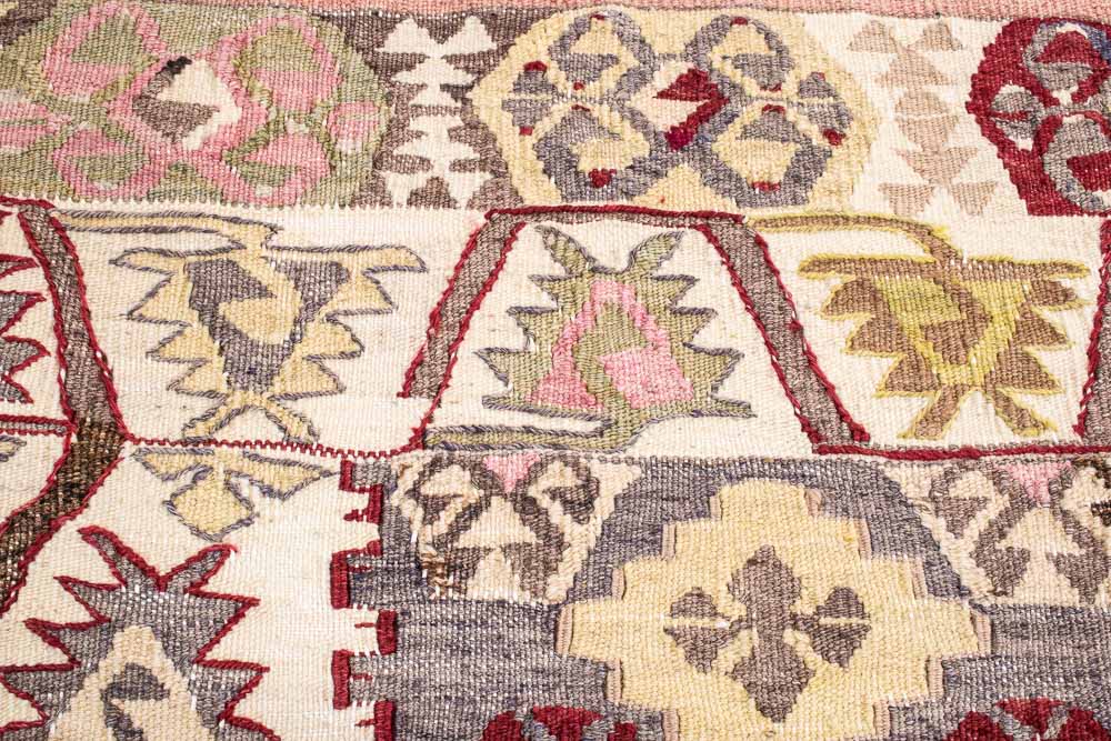 11239 Vintage Turkish Yesilhisar Kilim Rug 77x116cm (2.6 x 3.10ft)