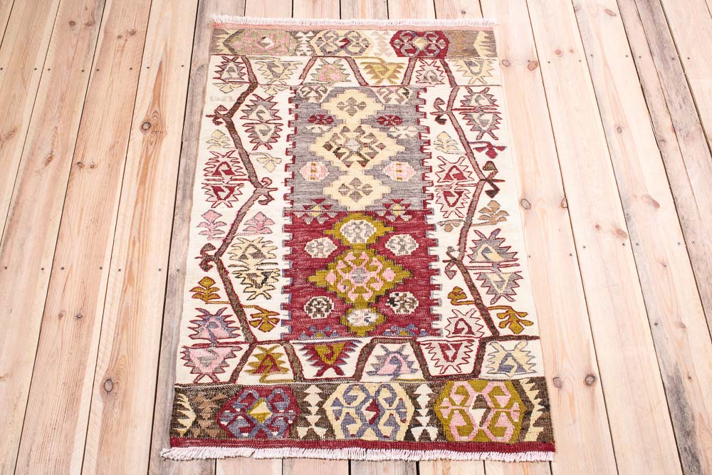 11239 Vintage Turkish Yesilhisar Kilim Rug 77x116cm (2.6 x 3.10ft)